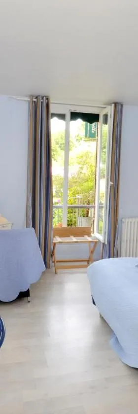 Logis Hôtel De La Chapelle，位于米隆拉沙佩勒的酒店