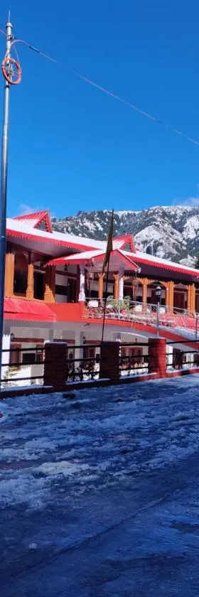 Hotel Burans & Restaurant，位于恰克拉塔的酒店