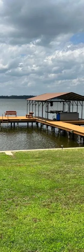 Lakefront Oasis with Private Boat Dock on Lake Palestine，位于Coffee City的酒店