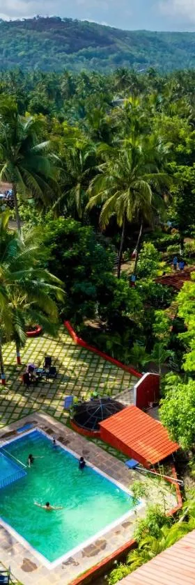 Lotus an Eco Beach Resort Dapoli Murud，位于达博利的酒店