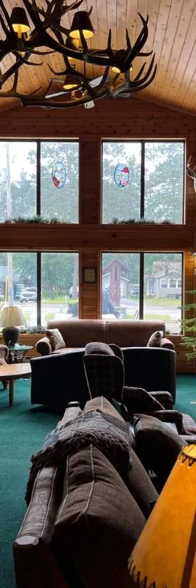 Boulder Bear Motor Lodge，位于Boulder Junction的酒店
