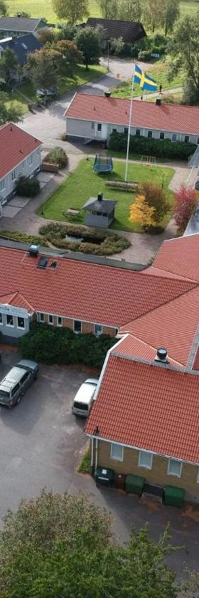 奥施凡德拉赫布拉兰达酒店，位于Brålanda的酒店