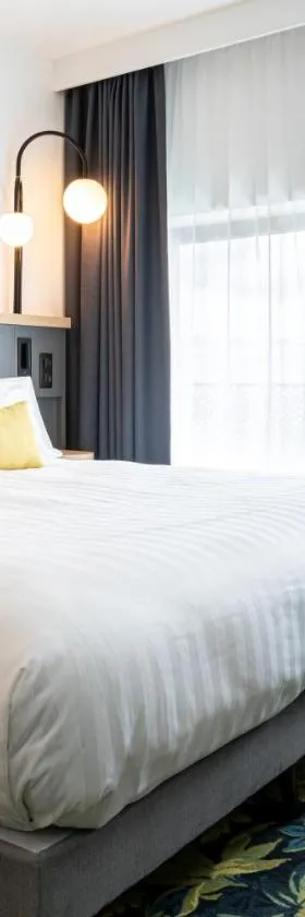 Best Western M-Treize Paris Asnieres，位于阿涅勒的酒店