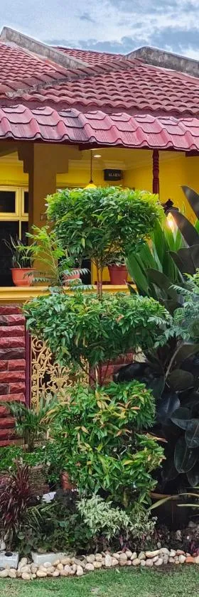 Faridah Homestay Melaka Muslim Friendly，位于Kampong Bukit Katil的酒店