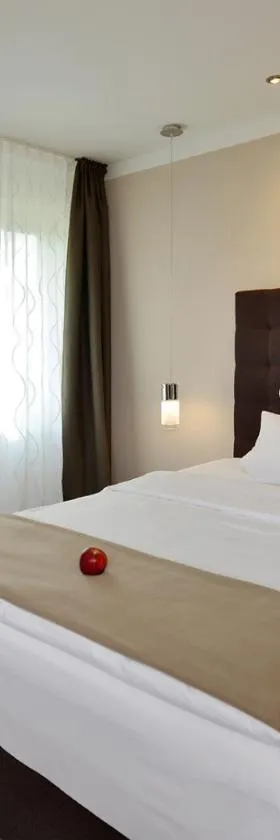 Hotel Haus Kronenthal，位于拉廷根的酒店