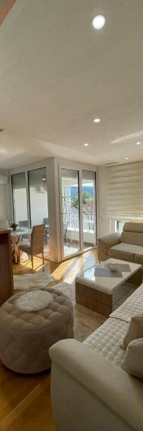 Apartman Sisters，位于Sanski most的酒店