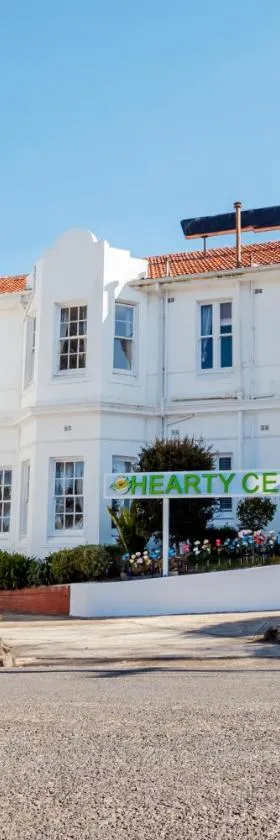 Hearty Center Motel，位于肯图巴的酒店