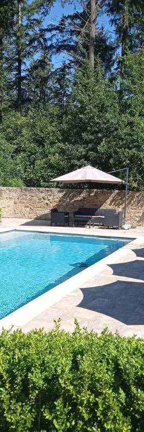 La Roussilhe，位于Sousceyrac的酒店