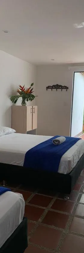 Hotel CSI Llanogrande，位于里奥内格罗的酒店