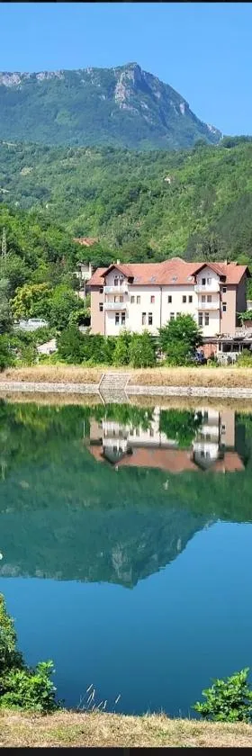 Nera-etwa Konjic 2 room，位于科尼茨的酒店