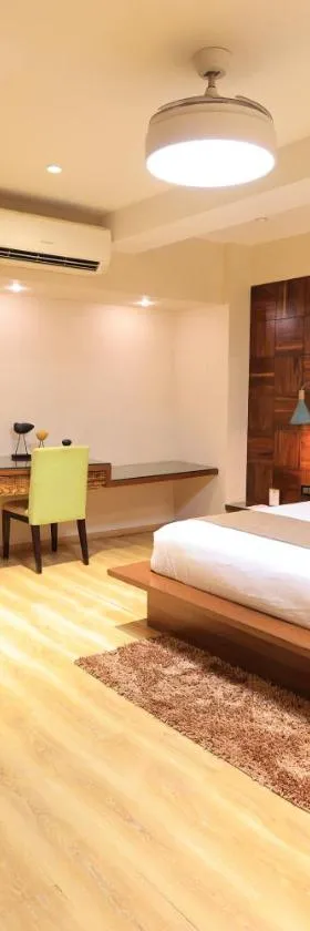 Hotel RS Exclusive Stay & Fine Dine - Near to Akola Junction，位于Akola的酒店