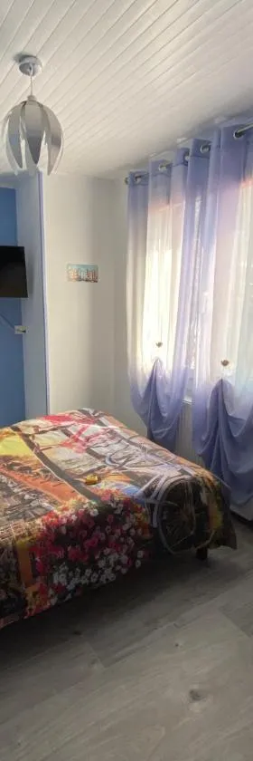 Hôtel Le Bambi，位于博姆雷达姆的酒店