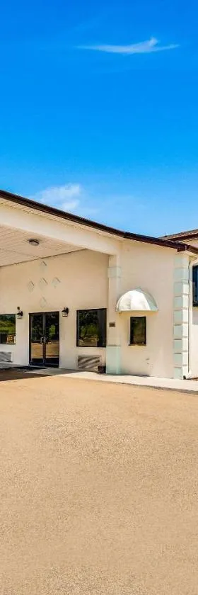 Rodeway Inn，位于Sandersville的酒店