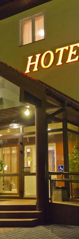 蒂姆酒店，位于Cekanowo的酒店