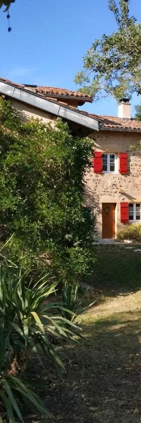 SOUTH BURGUNDY country house MONT CHEF，位于Chassigny-sous-Dun的酒店