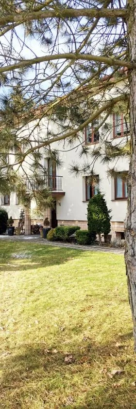 Ohotelik Pensjonat w Poniatowej，位于Poniatowa的酒店