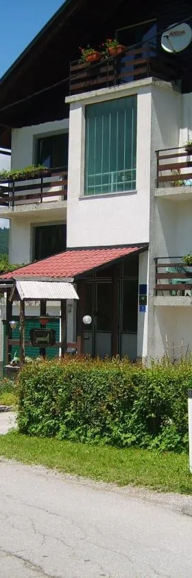 Guest House Raukar，位于科尔尼鲁格的酒店