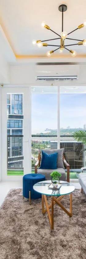 OMP 15C-T2, Seaview, Pool & Beach Access, Near Airport, FAST WI-FI, Netflix，位于Punta Engaño的酒店