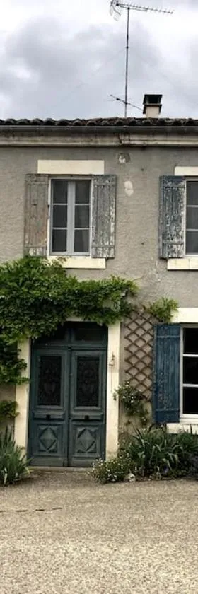 Maison Verdeau，位于Yviers的酒店