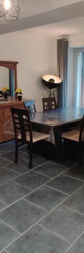 Maison avec Jardin avec 3 chambres，位于Corquilleroy的酒店