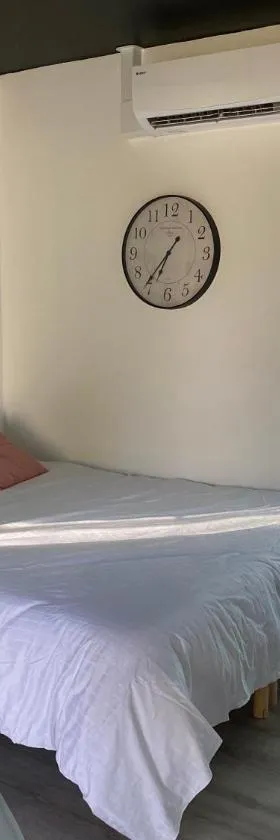 Gîte chaleureux avec jacuzzi，位于Le Mesnil-en-Vallée的酒店