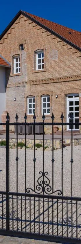 Magtár Villa，位于Bóly的酒店