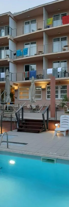 Hotel Tamaris，位于诺维·维诺多尔斯基的酒店