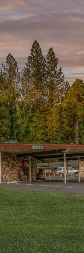 Arnold Meadowmont Lodge，位于阿诺德的酒店