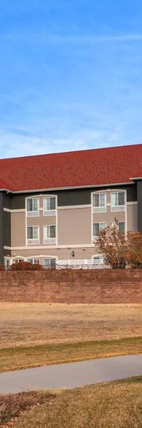 La Quinta Inn & Suites by Wyndham Loveland Estes Park，位于拉夫兰的酒店