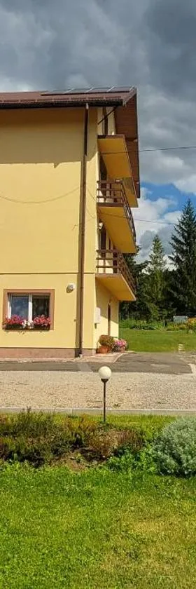 Łopiennik，位于齐斯纳的酒店