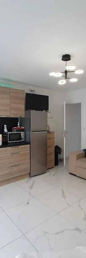 Appartement EVR!CA - 1 place parking gratuit，位于Le Perrier的酒店