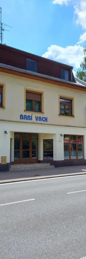 penzion BABÍ VRCH，位于奥斯特拉维采河畔弗里德兰特的酒店