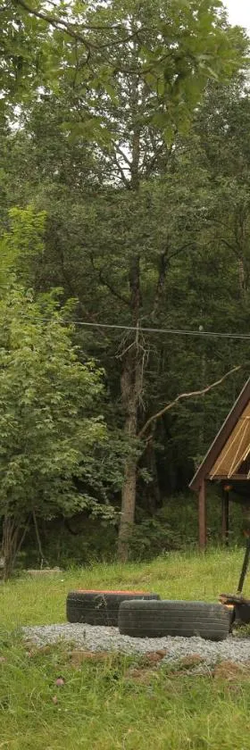 GLAMPING WOLF MOUNt，位于Margahovit的酒店