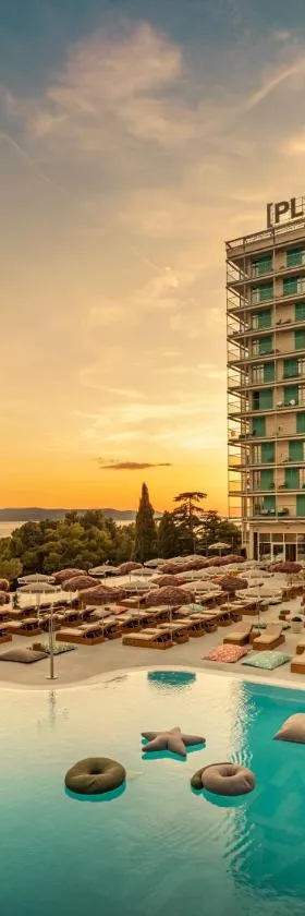 PLACES Dalmacija by Valamar，位于马卡尔斯卡的酒店