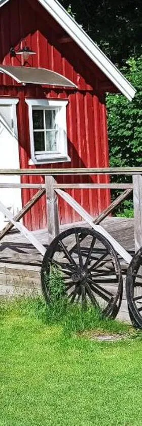 Lillstugan i idyllisk lugn miljö nära Hällungen, Stenungsund，位于Ucklum的酒店