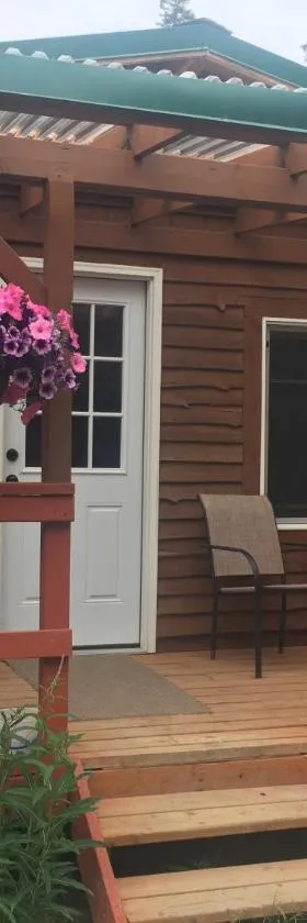 Whispering Woods AK Cabins，位于Kasilof的酒店