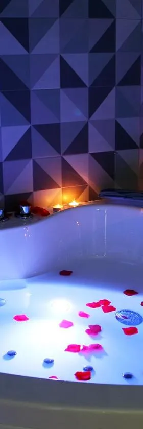 Apartamentos Las trece llaves Jacuzzi bajo reserva，位于梅里达的酒店