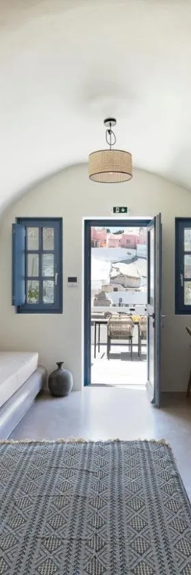 Acave Santorini Suites，位于弗通的酒店
