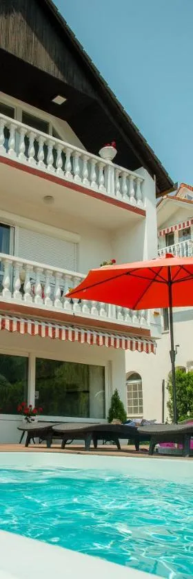 托卡耶尔康体酒店，位于凯斯特海伊的酒店