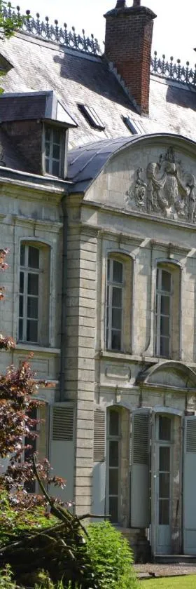 Château de Contay Guesthouse - 1753，位于Contay的酒店
