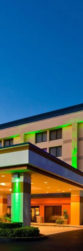 Holiday Inn Port St. Lucie by IHG，位于圣露西港的酒店