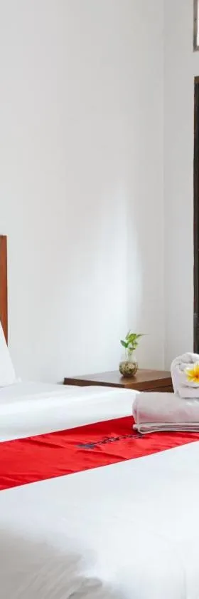 RedDoorz at Ampenan Mataram Lombok，位于Tanjungkarang的酒店