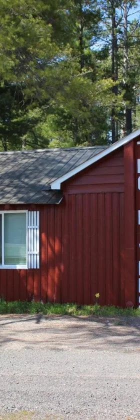 Two Rivers Motel and Cabins of Kenton, MI，位于Trout Creek的酒店