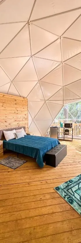 Broad River Campground Cabins & Domes，位于Boiling Springs的酒店