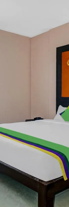 GRAND JP INN Near 2 km from Gundlupet bus stand，位于Gundlupet的酒店
