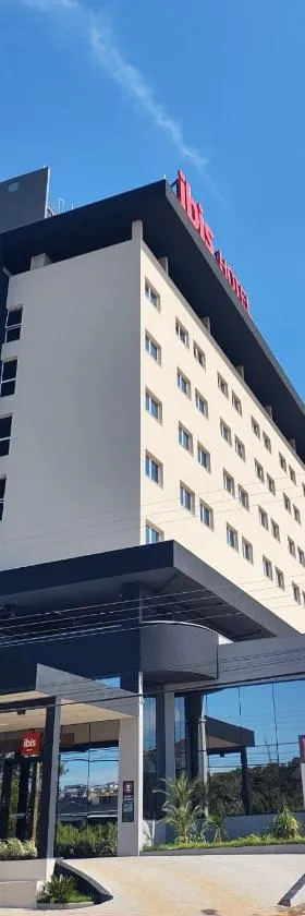ibis Nova Serrana，位于Nova Serrana的酒店