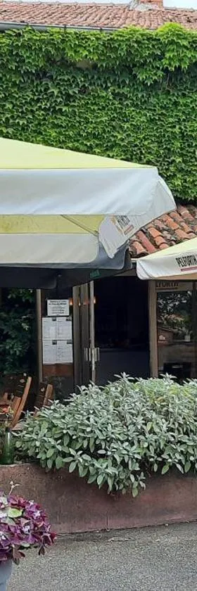 奥佩斯德斯伊唐斯尚布里斯住宿加早餐旅馆，位于Bourgaltroff的酒店
