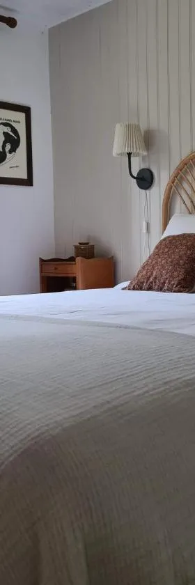 La Maison des Tilleuls，位于Saint-Germain-sur-Sèves的酒店