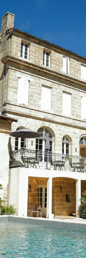 Pavillon des Millésimes, Piscine & SPA，位于Lussac的酒店