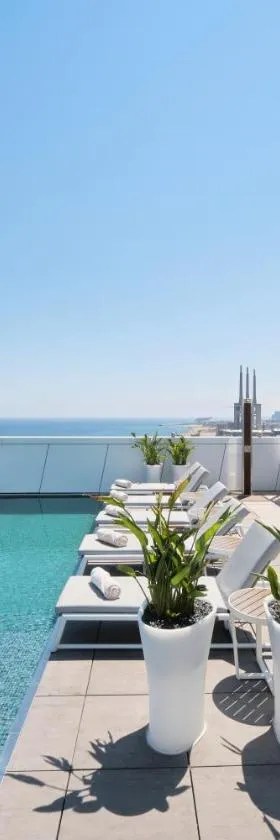 Hotel Marina Badalona，位于巴达洛纳的酒店